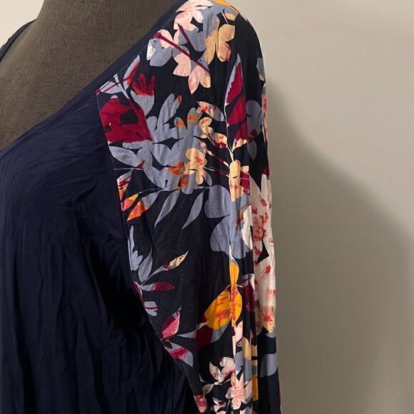 Ana A New Approach Women's Navy Blue Floral Sleeve Boat Neck Blouse Size Large - Picture 6 of 8